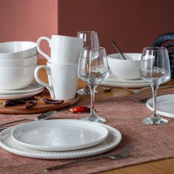 Assiette plate avec liseré perlé en porcelaine D27,60cm - blanc ventoux