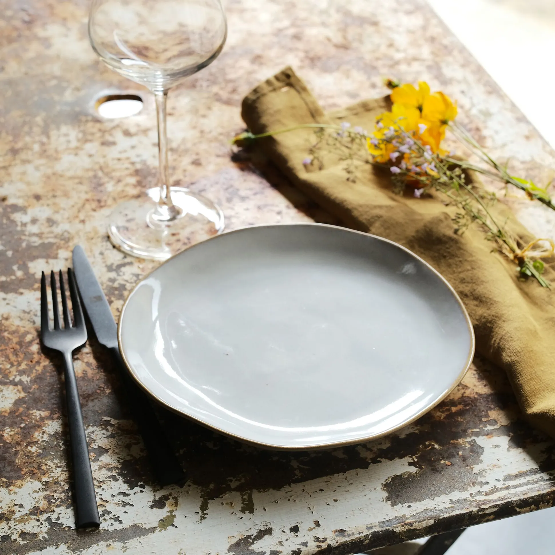 Assiette plate bicolore en grès recyclé D28cm - blanc