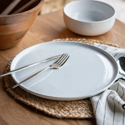 Assiette plate en faïence D28cm - blanc ventoux