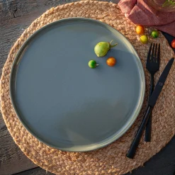 Assiette plate en faïence D28cm - vert cèdre