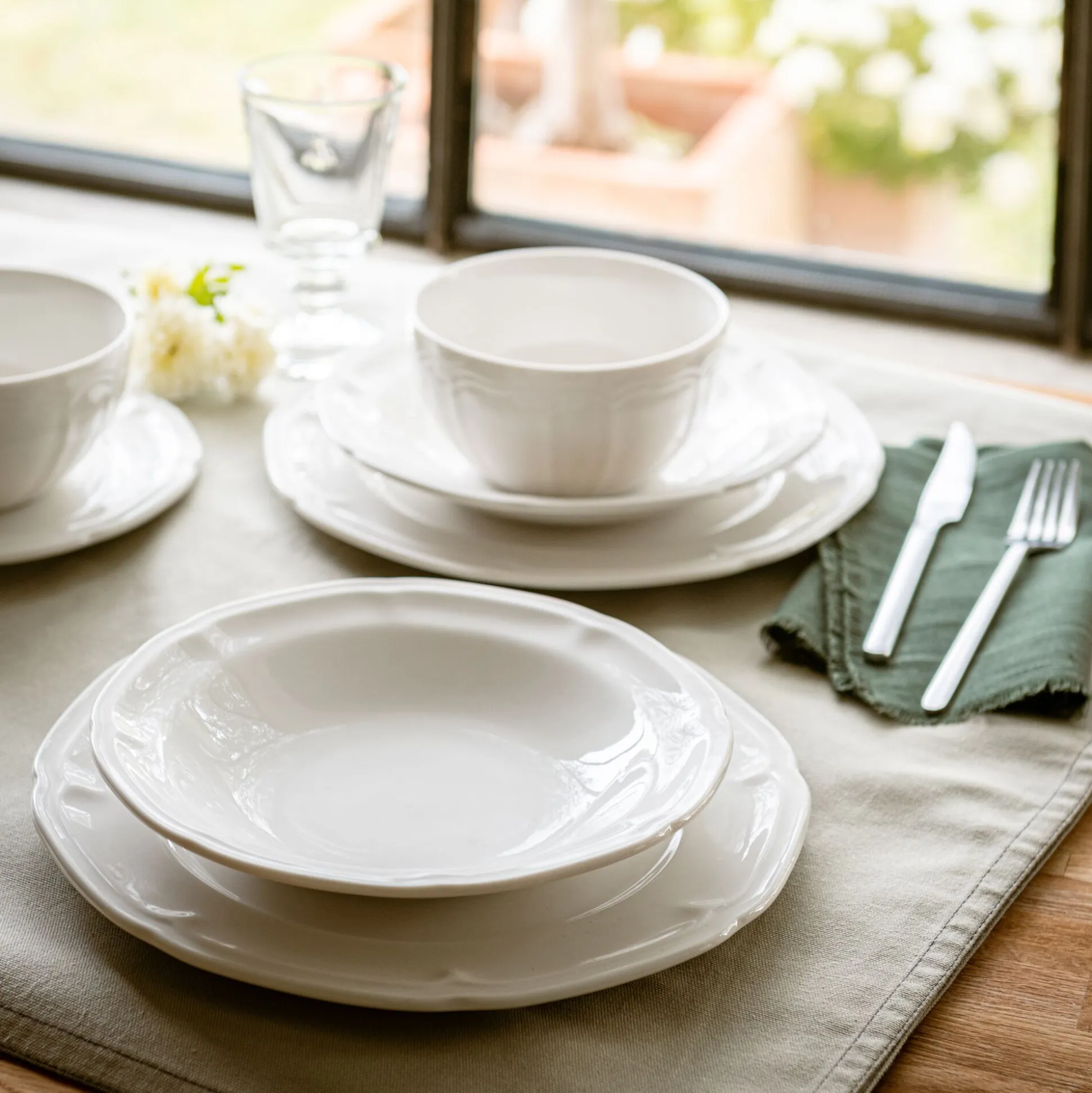 Assiette plate en porcelaine D26,8cm - blanc