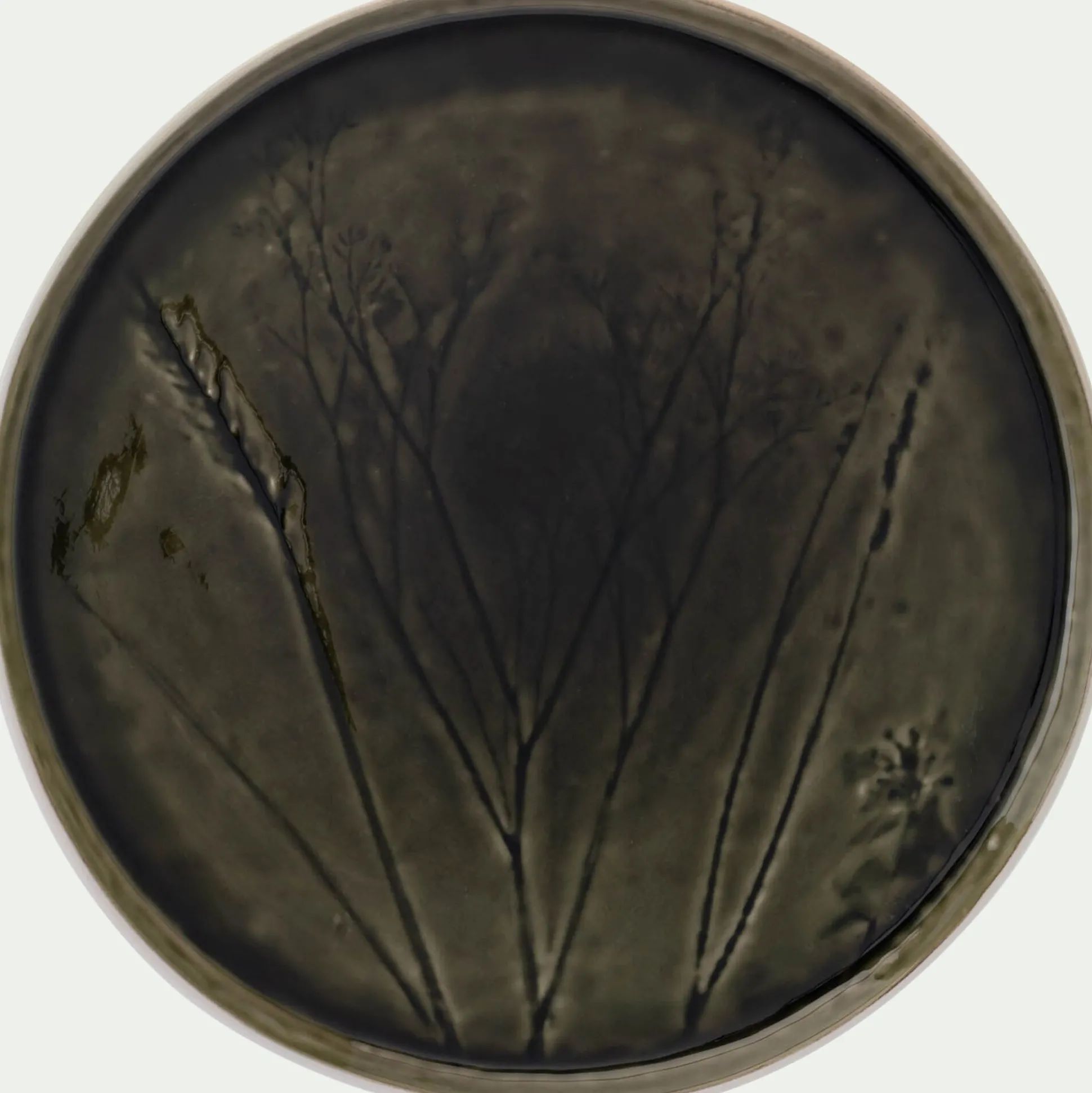 Assiette plate impressions végétales en grès D26cm - vert avocado