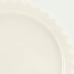 Assiette plate ondulée en grès D27,5cm - blanc ventoux