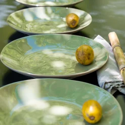 Assiette plate organique en grès D26,7cm - vert avocado