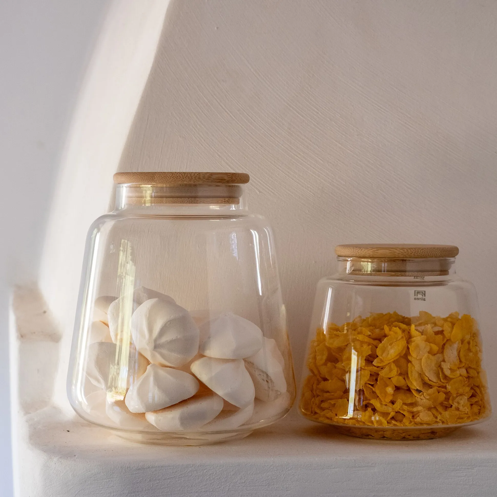 Bocal conique en verre avec couvercle en bambou 1L - transparent