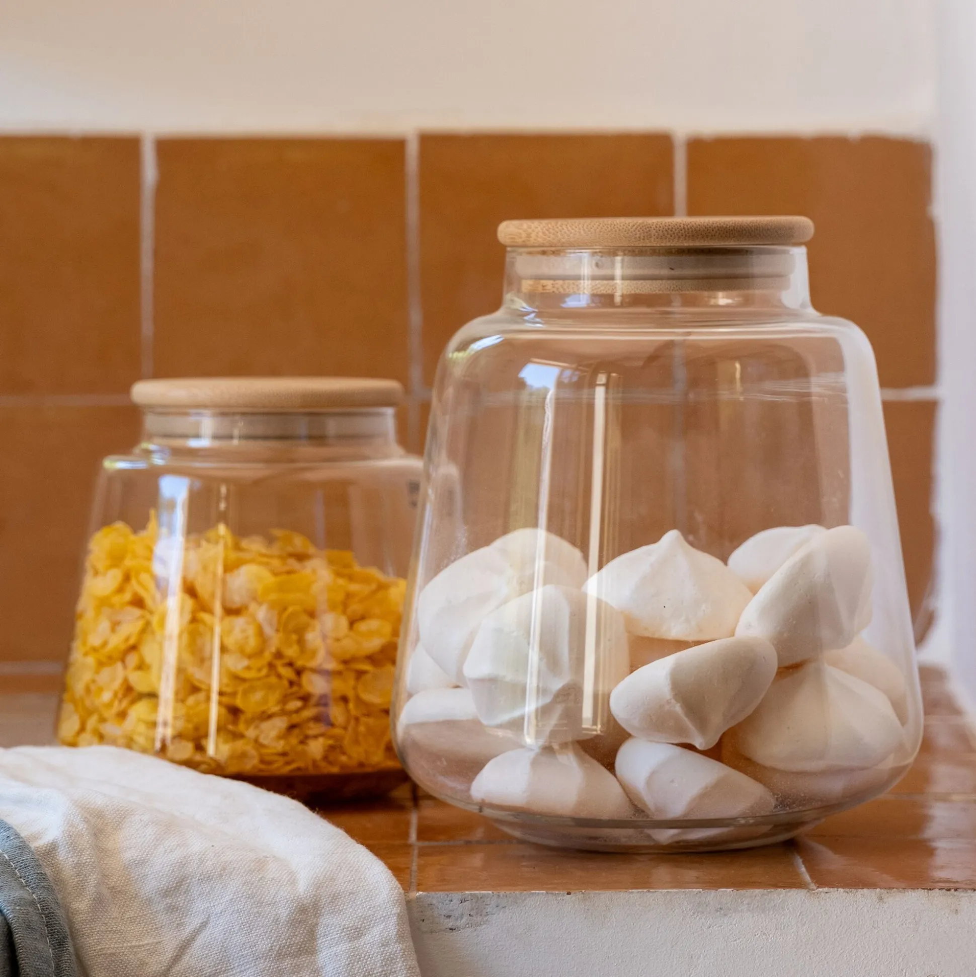 Bocal conique en verre avec couvercle en bambou 1L - transparent