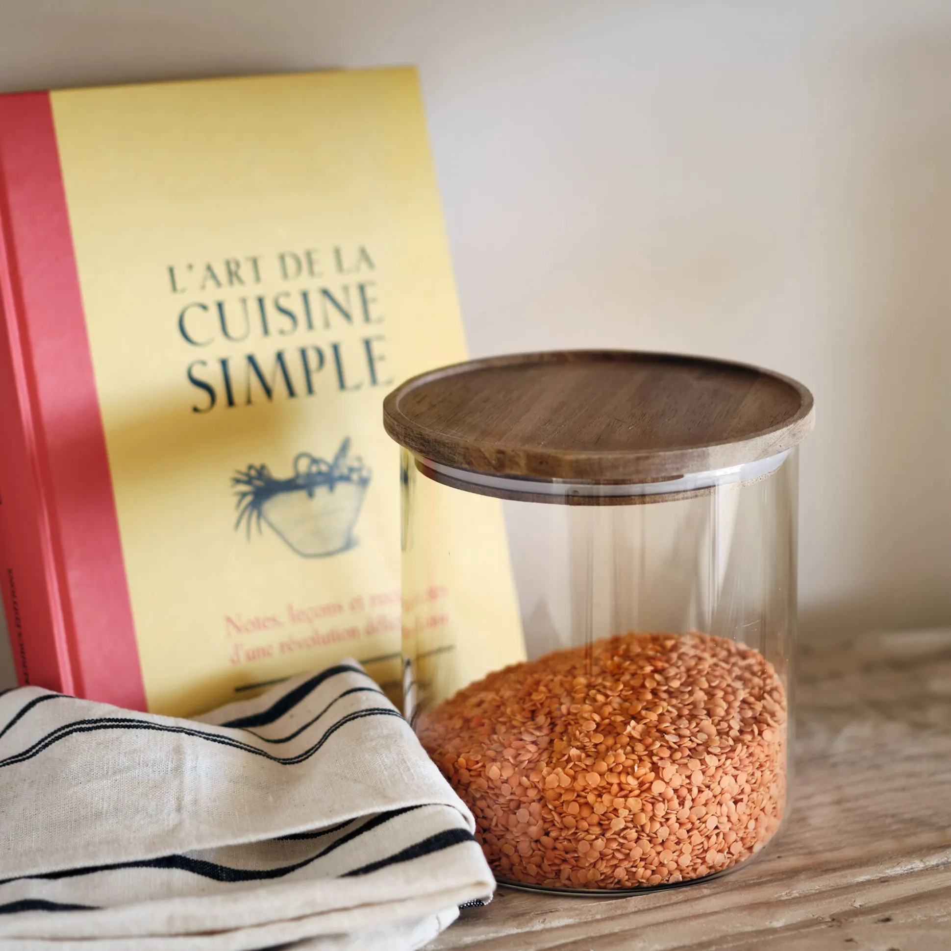 Bocal en verre avec couvercle en acacia 1,8L - transparent