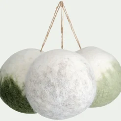 Boule de Noël en laine D9cm (couleur aléatoire)