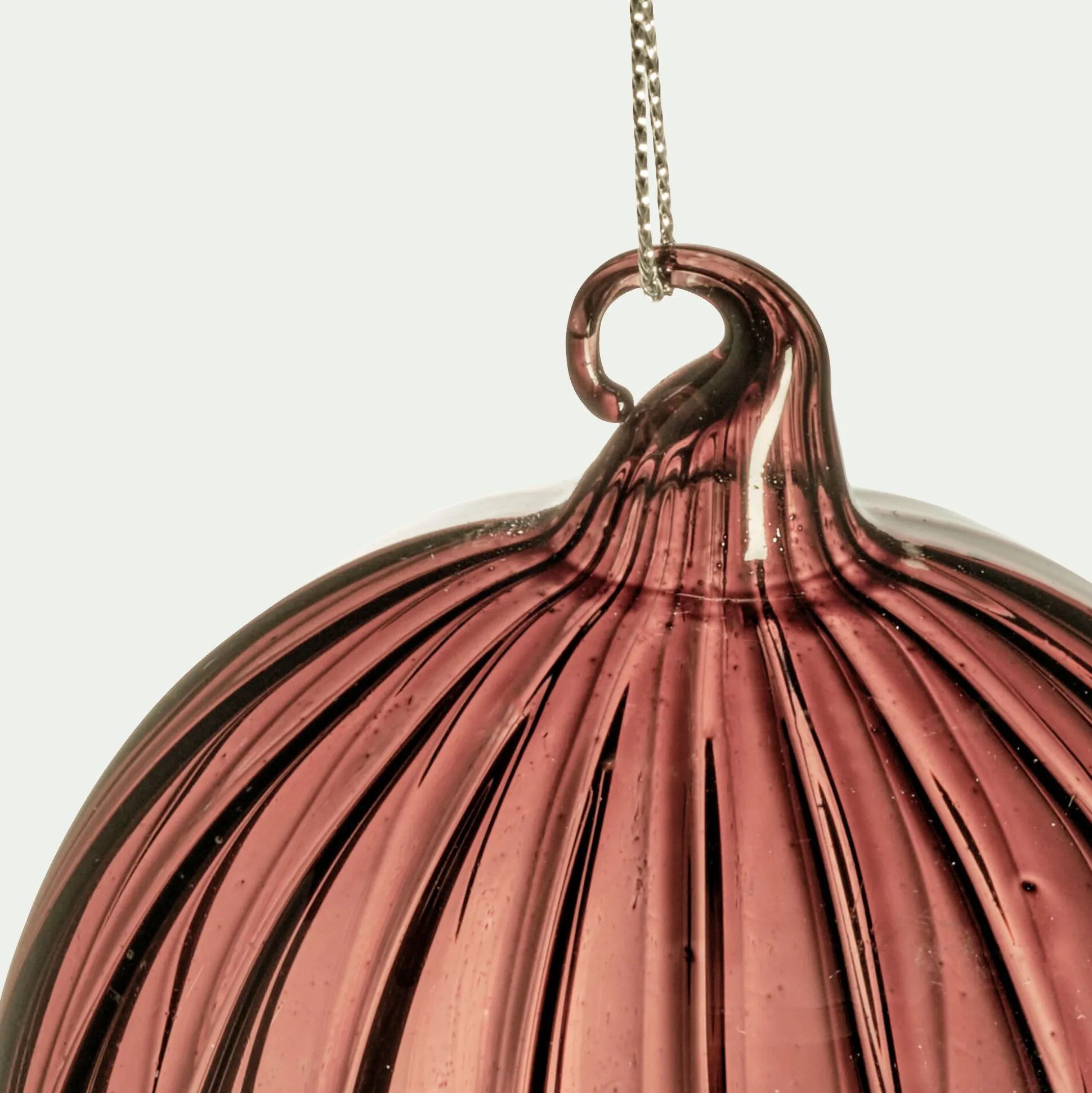 Boule de Noël twistée en verre D8cm - marron