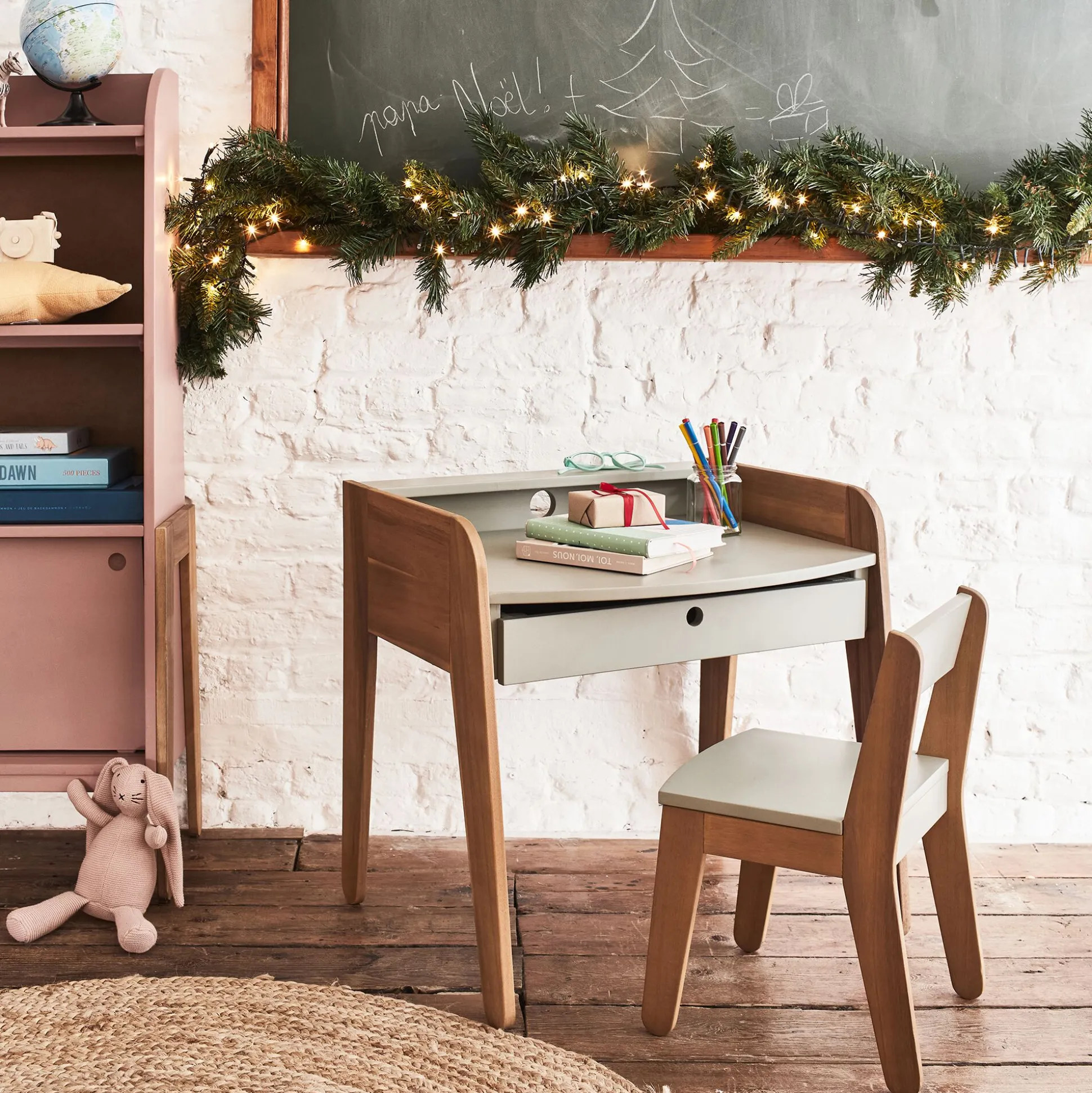 Bureau enfant en acacia - vert olivier