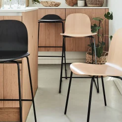 Chaise de bar avec coque en contreplaqué moulé de hêtre - bois clair H66cm