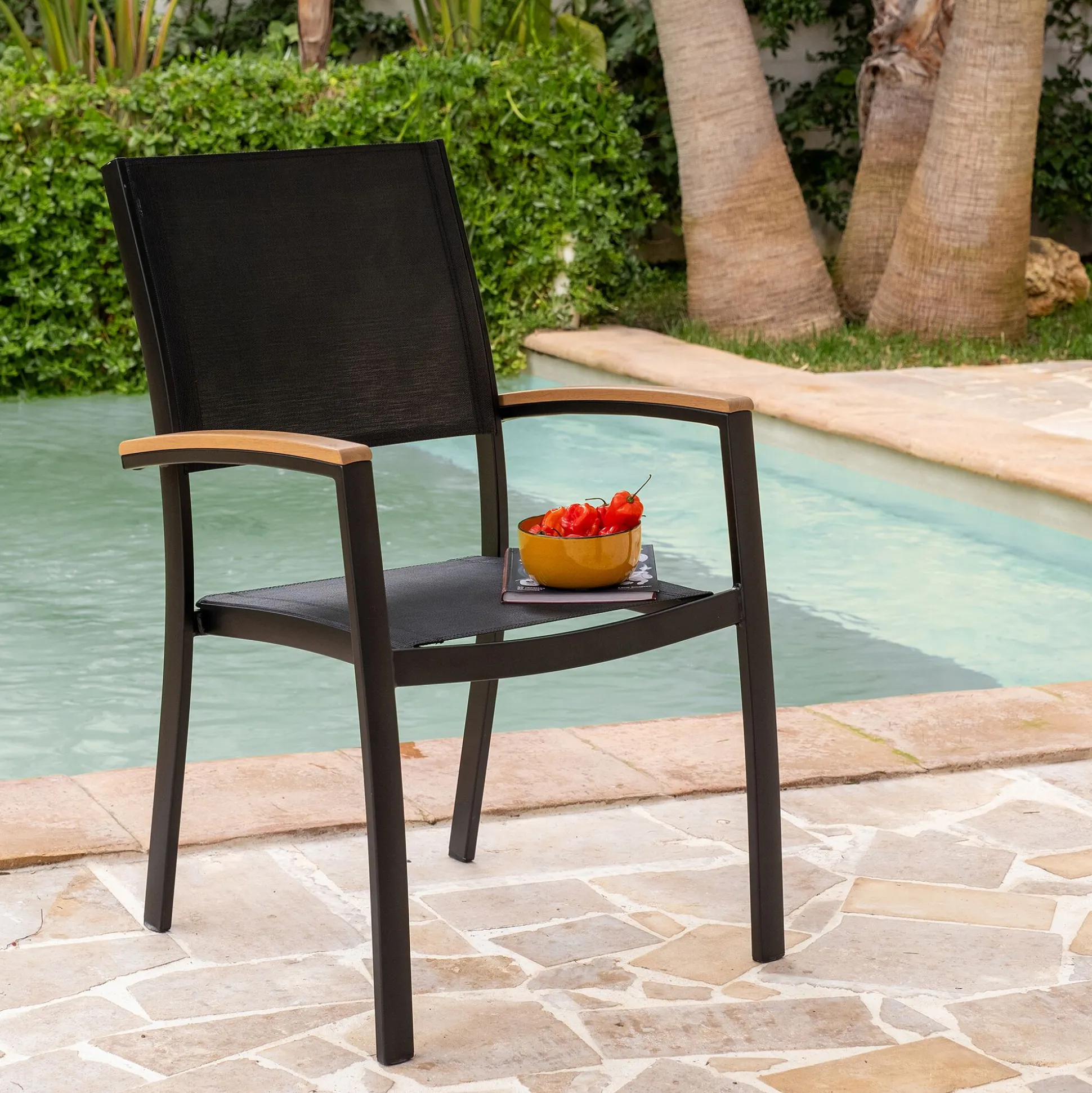 Chaise de jardin empilable avec accoudoirs en aluminium - noir