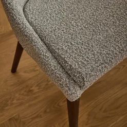 Chaise de repas en tissu bouclette rasé - gris clair