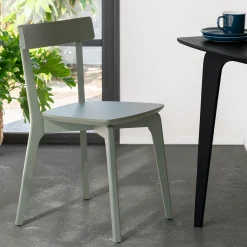 Chaise en bois - vert cèdre