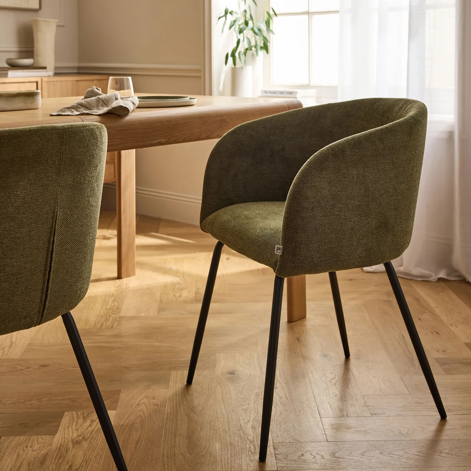 Chaise en tissu et métal avec accoudoirs - vert