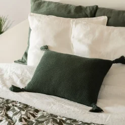 Coussin à pompons tricoté en coton 35x50cm - vert cèdre