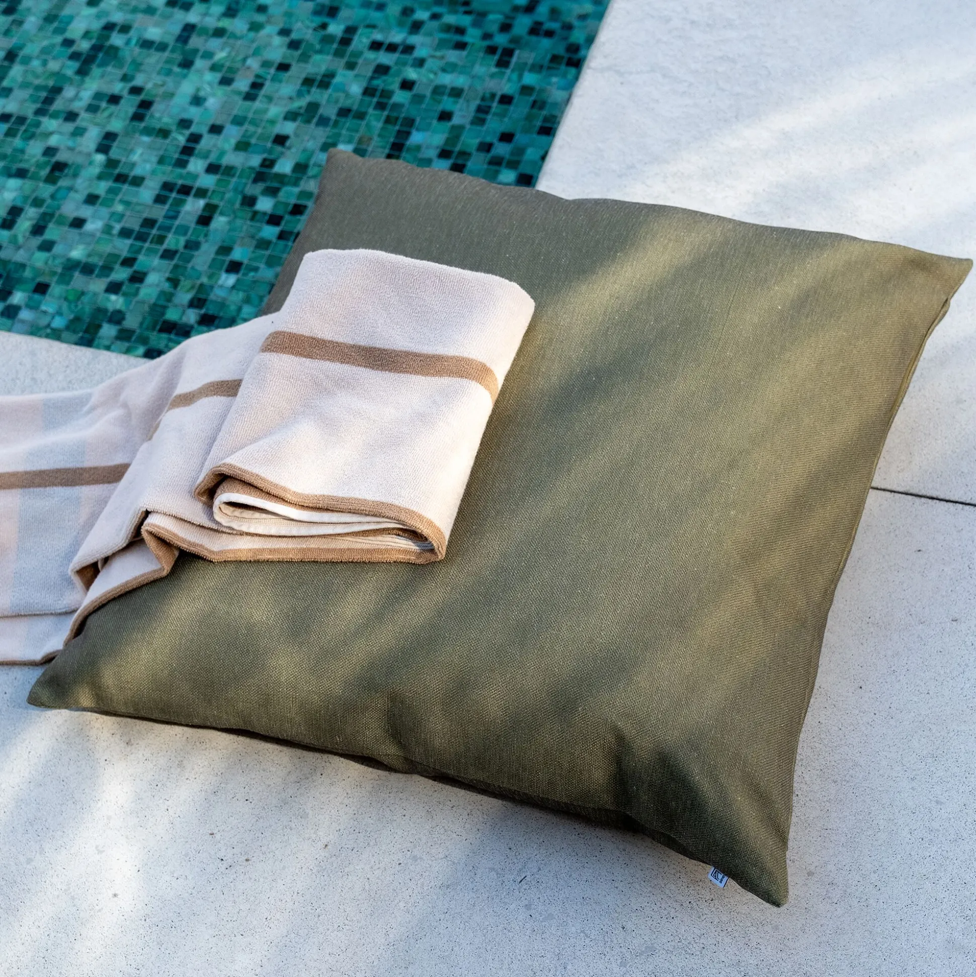 Coussin de jardin en tissu - vert tamegroute 70x70cm