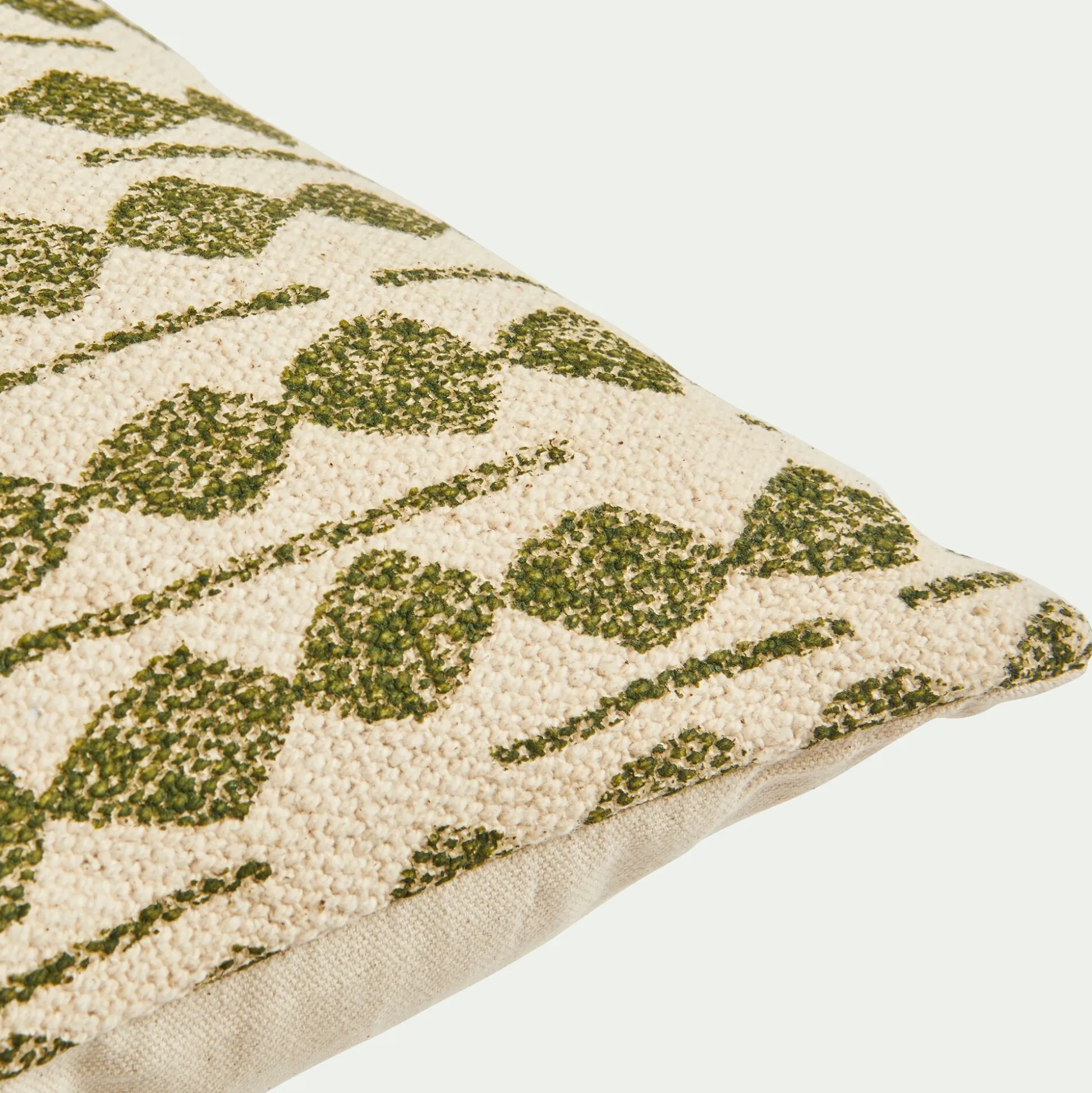 Coussin ethnique en coton - vert cèdre 45x45cm