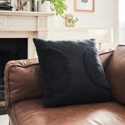 Coussin motifs laineux en coton 45x45cm - noir