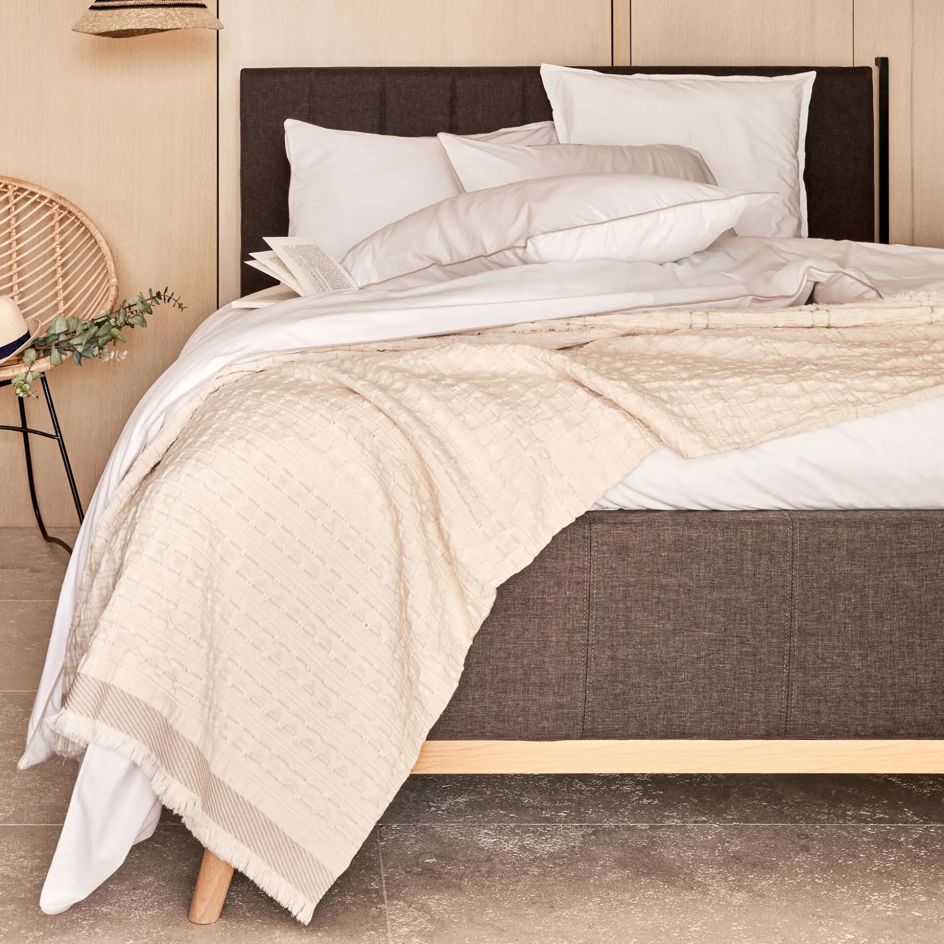 Couvre-lit en coton 230x240cm points fantaisies - blanc écru