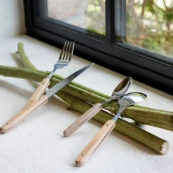 Cuillère en inox et manche en bois de hêtre - naturel