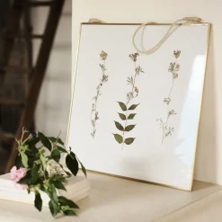 Décoration murale carrée avec fleurs séchés en verre - doré