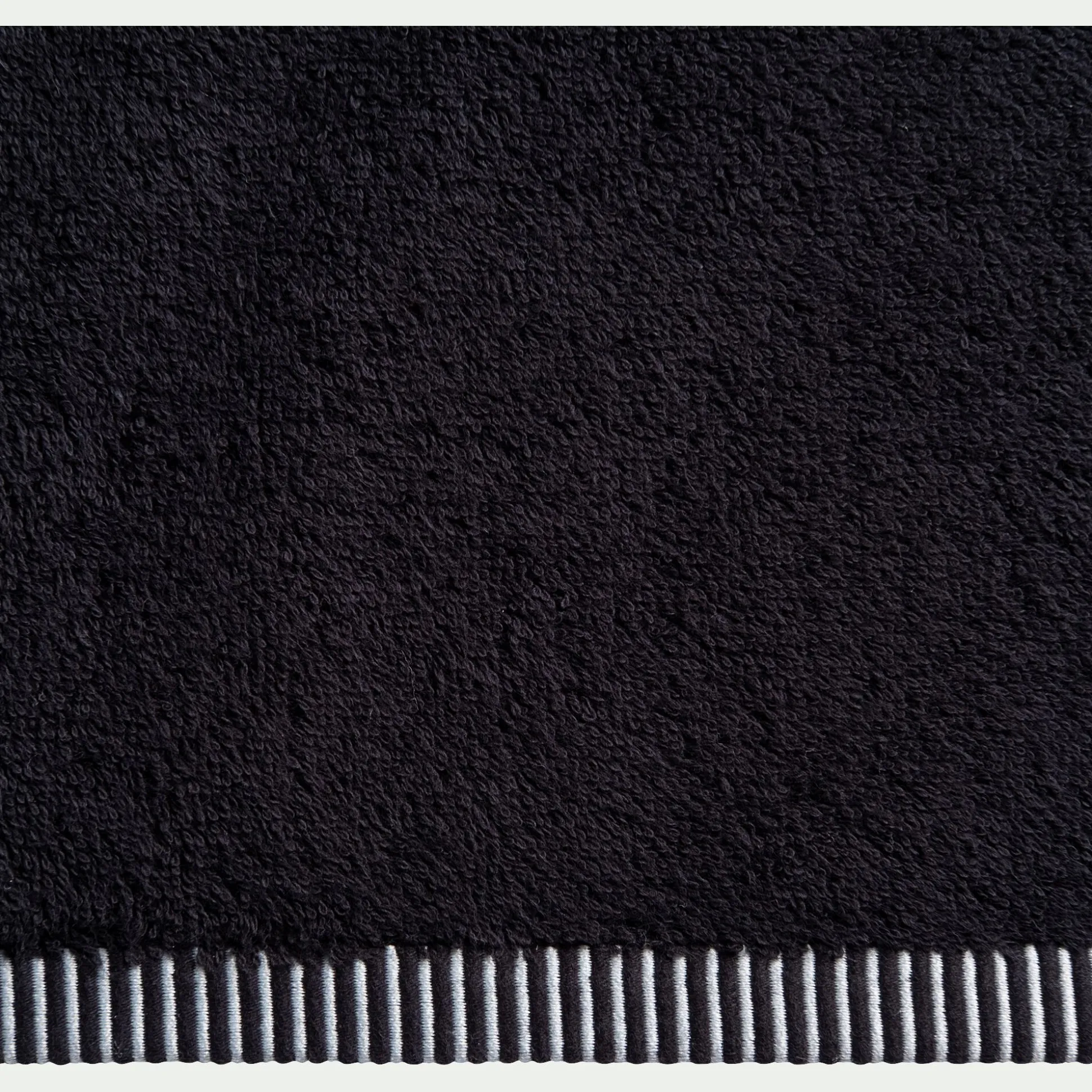 Drap de douche brodé en coton - noir 70x140cm