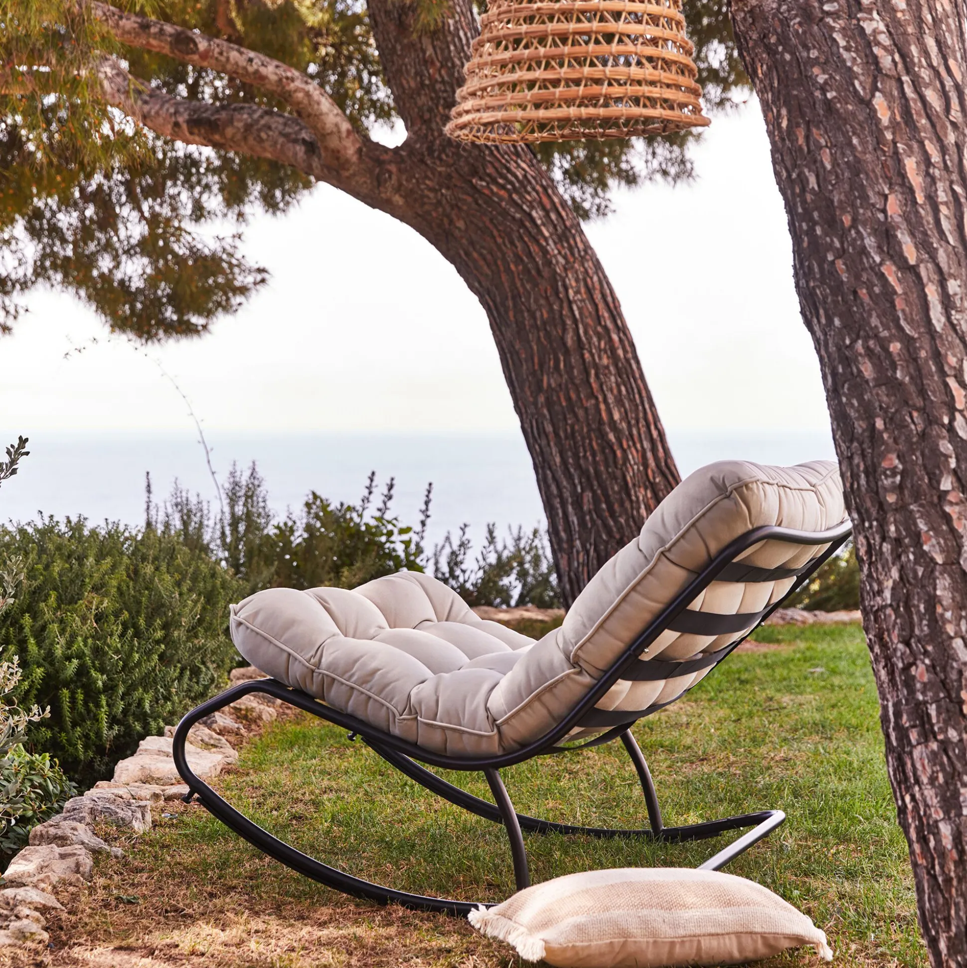 Fauteuil à bascule de jardin en acier - beige roucas