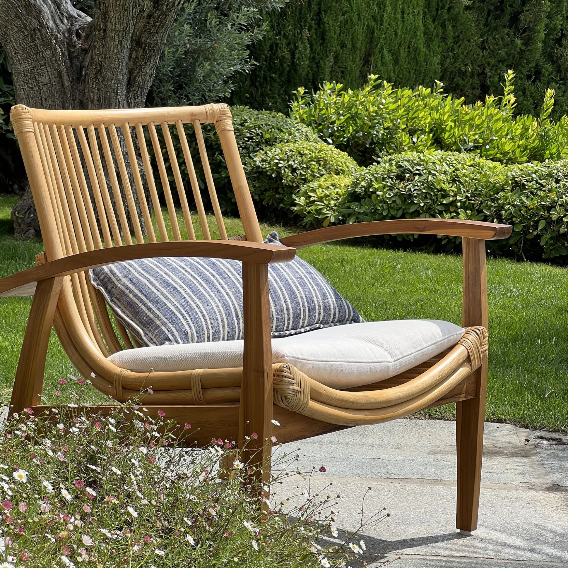 Fauteuil en teck et rotin - naturel