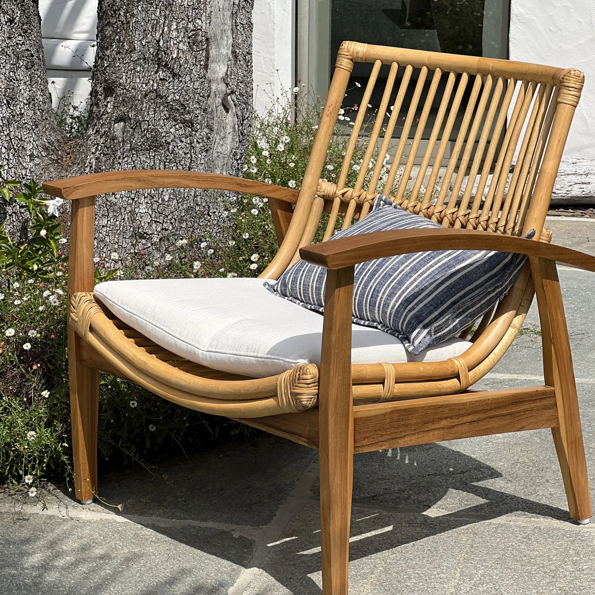 Fauteuil en teck et rotin - naturel