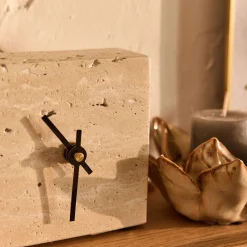 Horloge à poser en travertin L10xH10cm - naturel