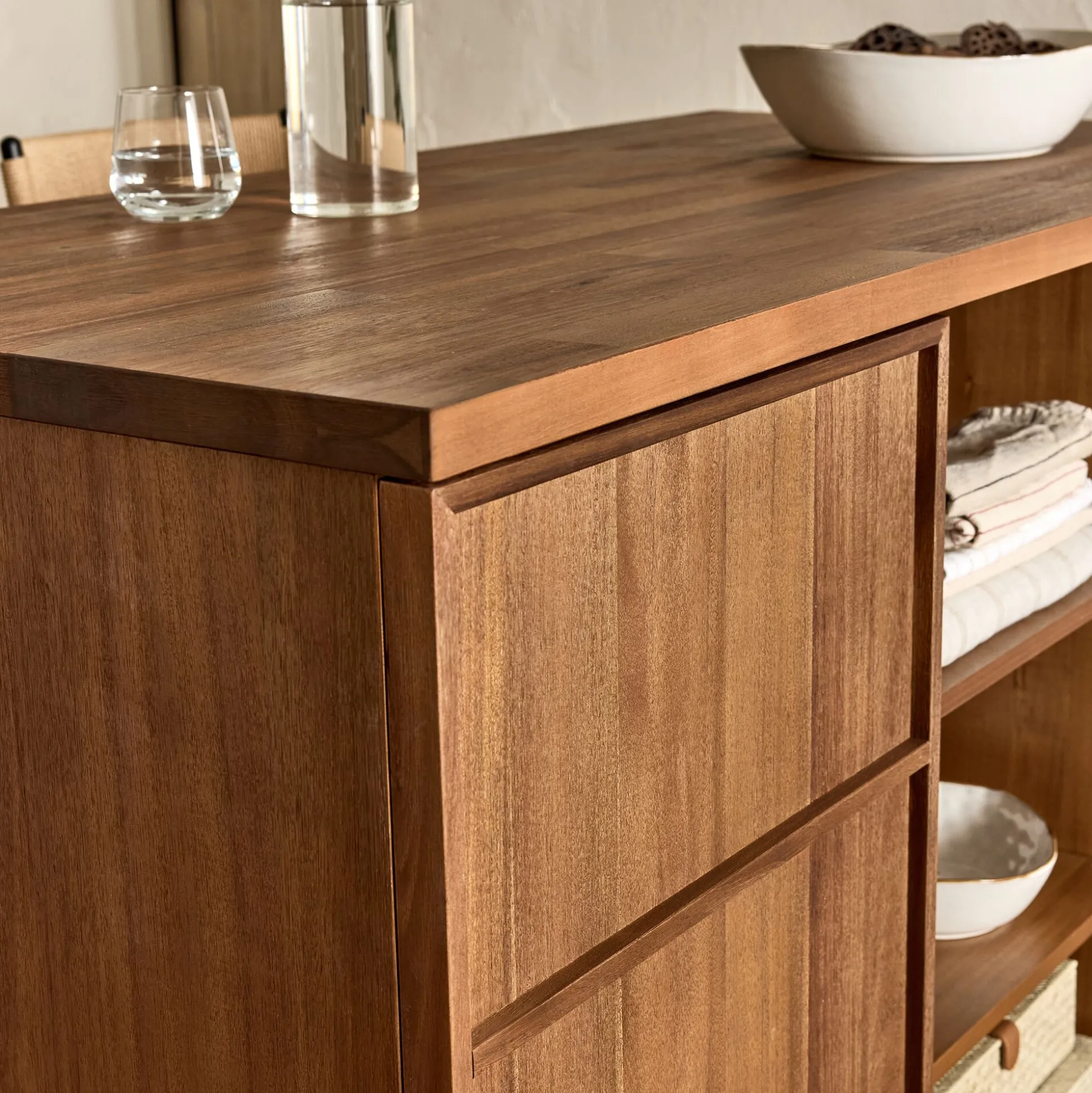 Ilot central de cuisine avec rangement en acacia L140cm - bois foncé