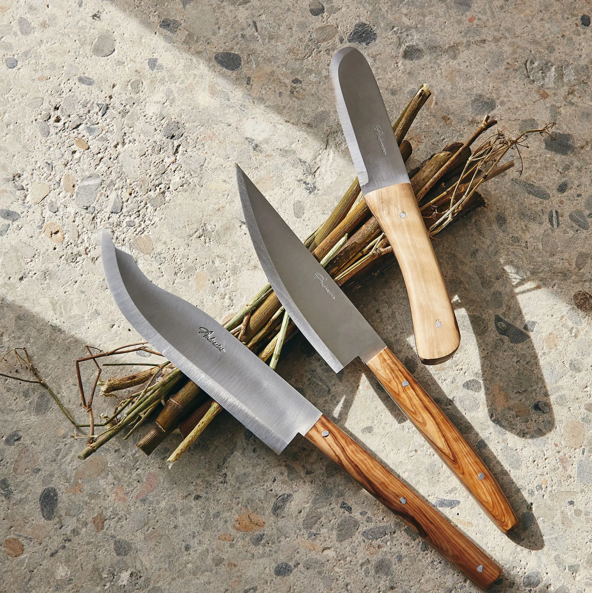 Lot de 3 couteaux avec lame en inox et manche en bois d'olivier