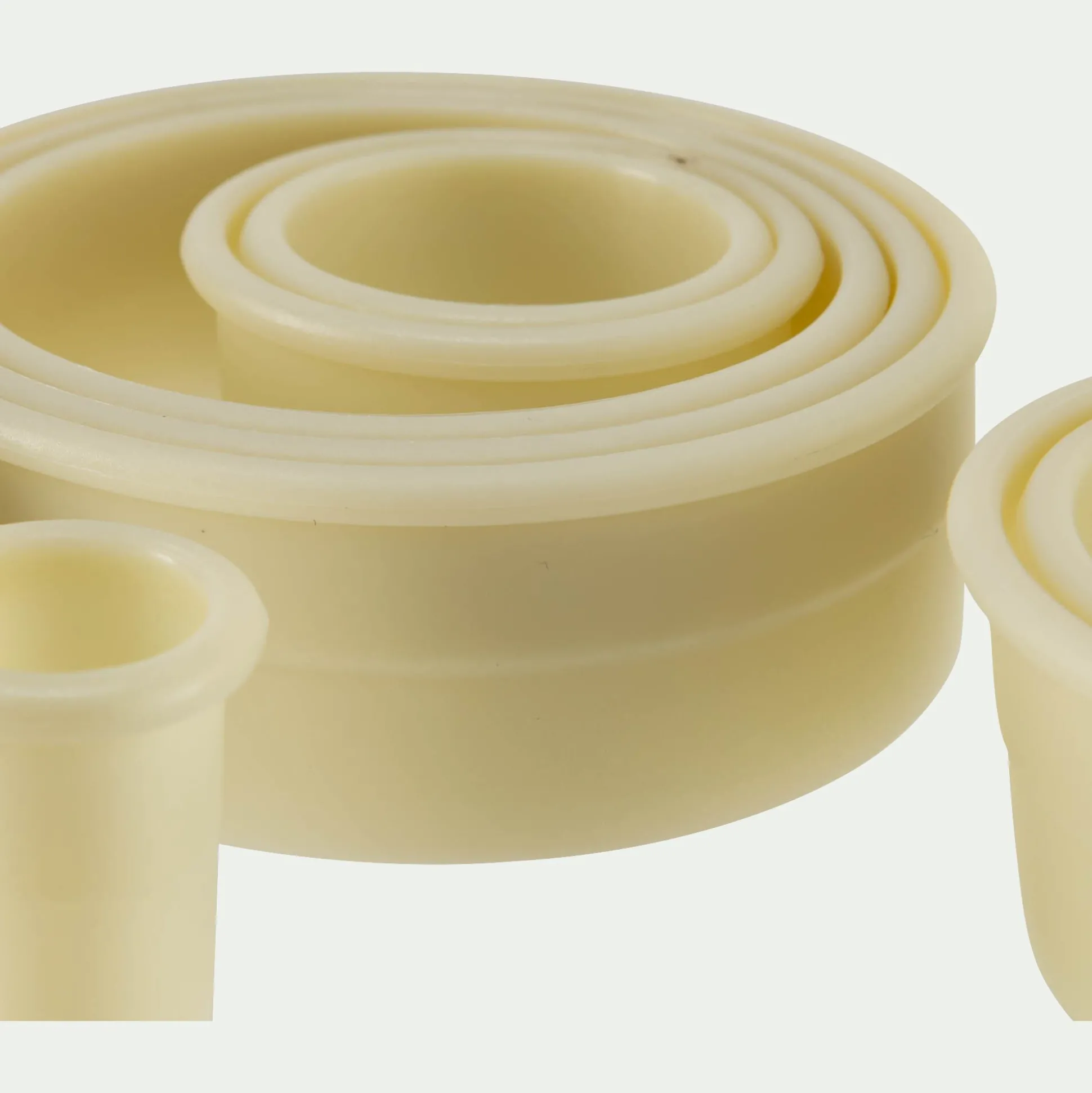 Lot de 9 découpoirs ronds lisses assortis - blanc