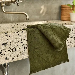 Lot de 2 serviettes invités en coton motif floral 30x50cm - vert mousse