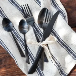 Ménagère 16 pièces noire