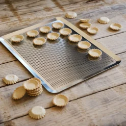 Plaque de four perforée en aluminium 30x40cm - argenté