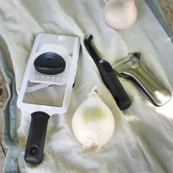 Éplucheur en inox - gris métallisé