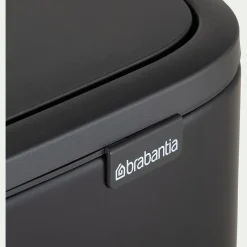 Poubelle de tri Brabantia de cuisine en acier et plastiques recyclés - noir mat 2x30L