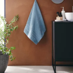 Serviette de bain bouclette en coton - bleu autan 50x100cm