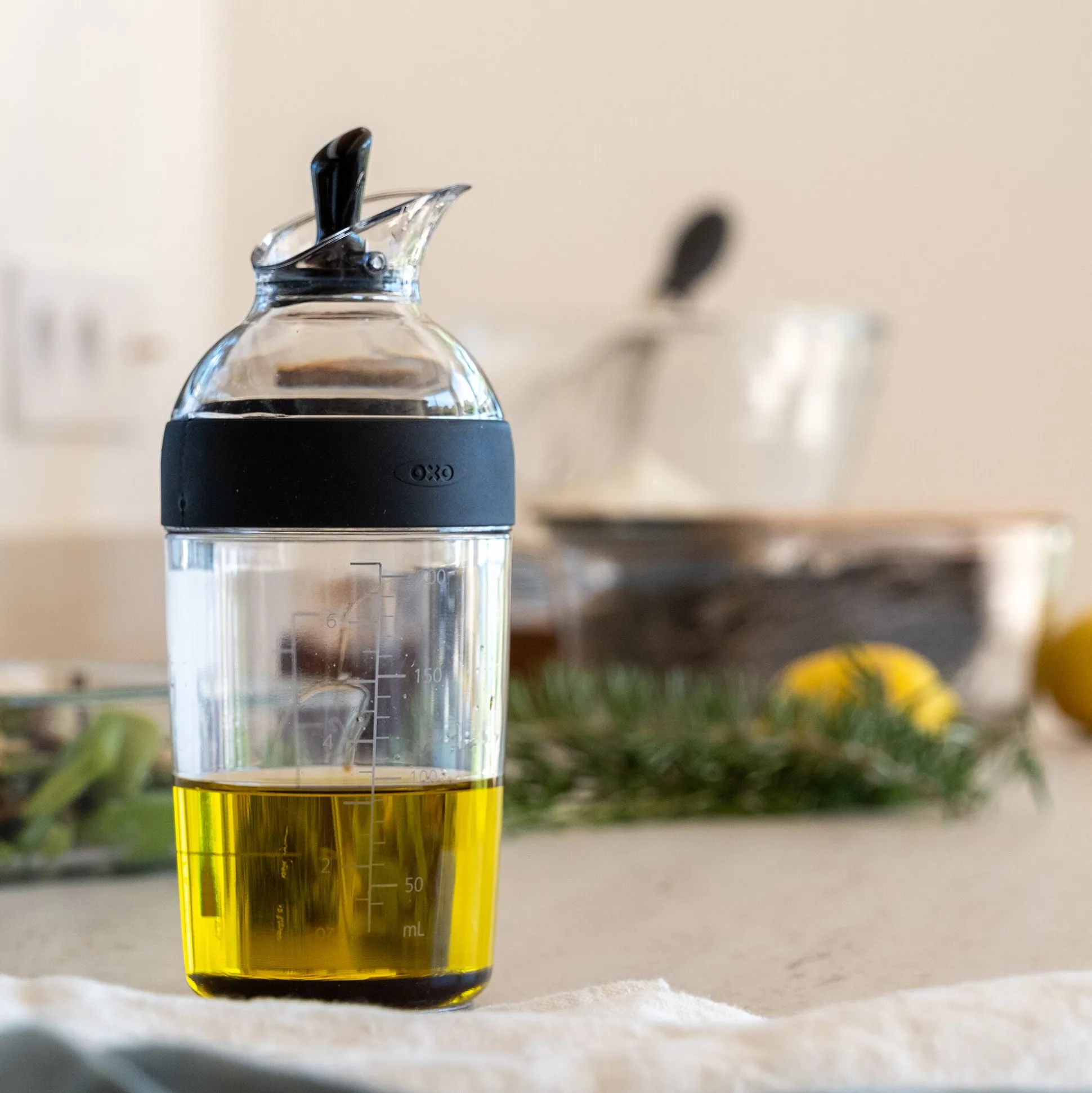 Shaker manuel pour sauce - transparent 236 mL