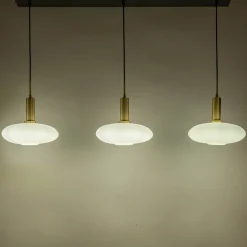 Suspension électrifiée à 3 globes en verre opalin H70cm - blanc