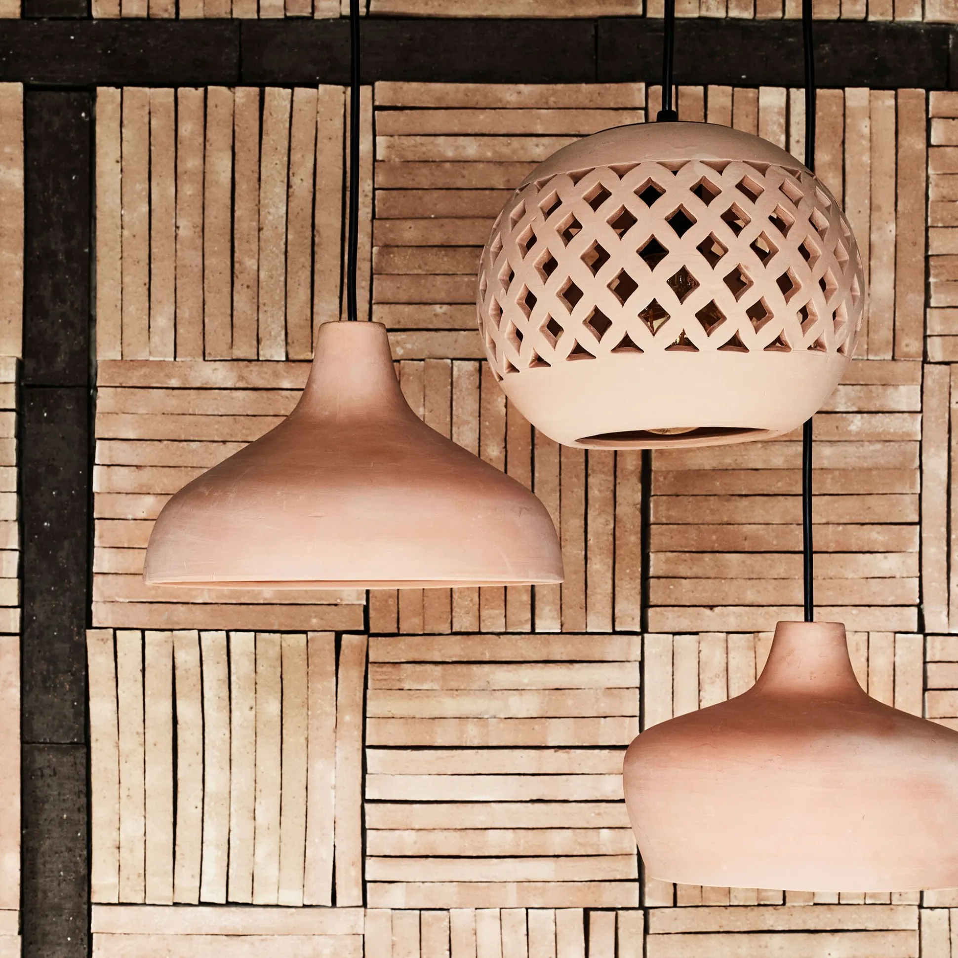 Suspension ronde en terre cuite D18,6cm - rose argile