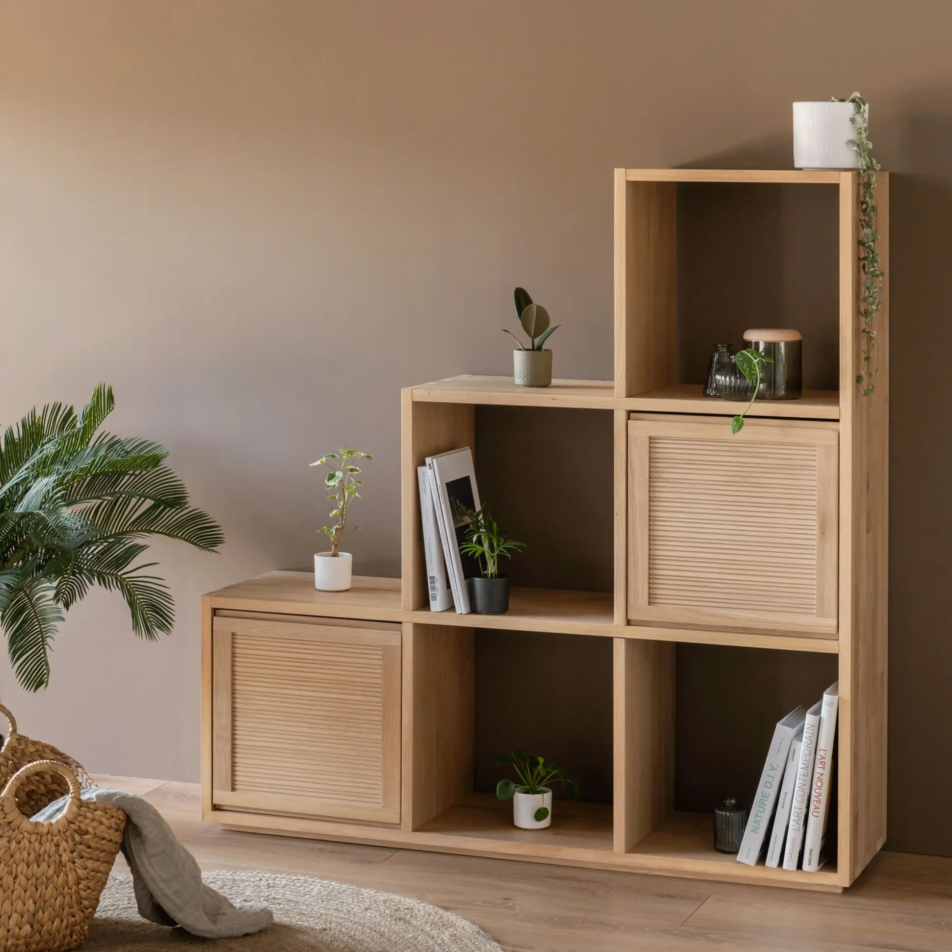 Étagère escalier en chêne - bois clair