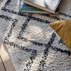 Tapis en coton à motif inspiration berbère - blanc écru et noir 140x200cm