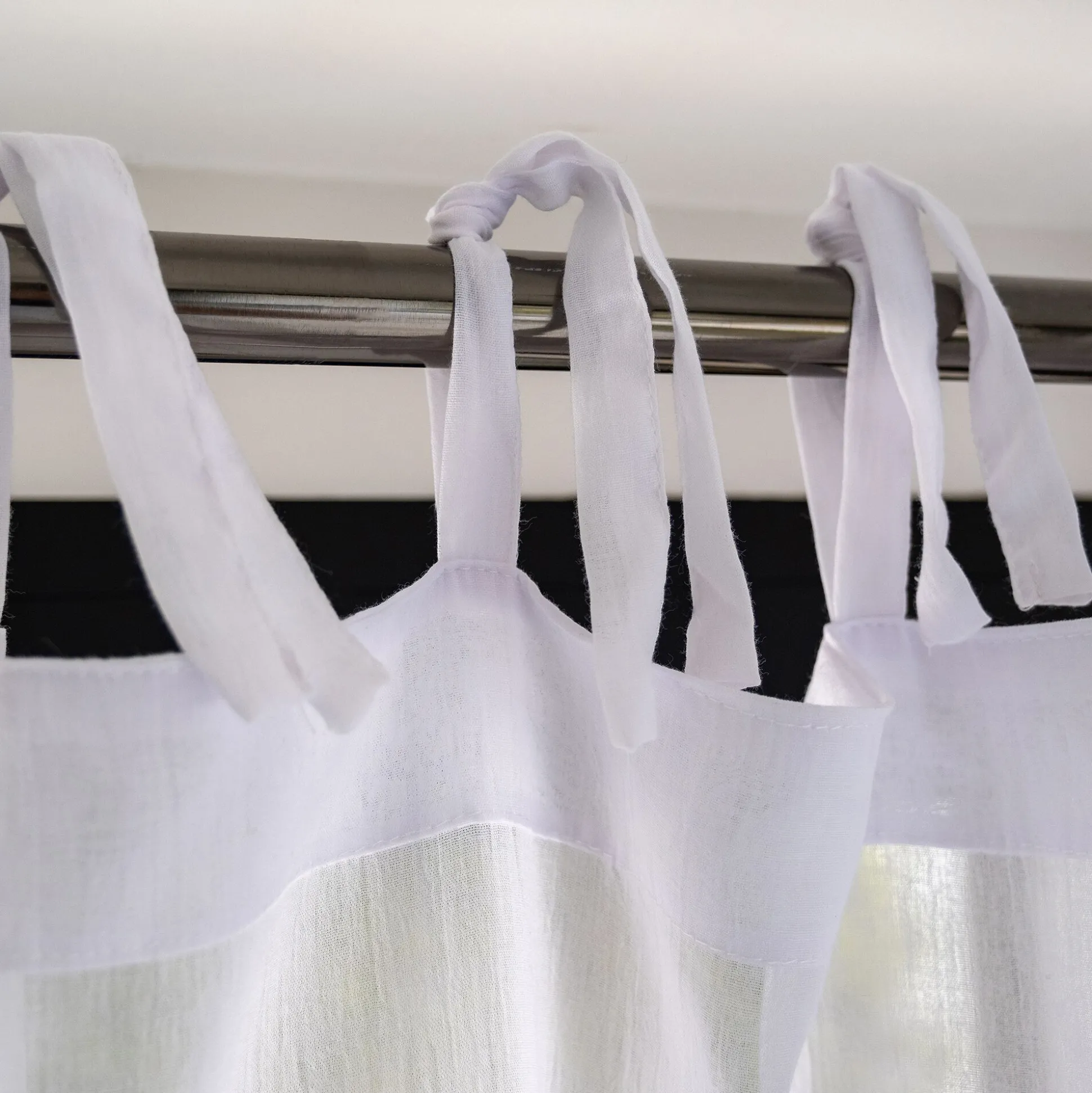 Voilage à nouettes en polyester et coton 130x250cm - blanc